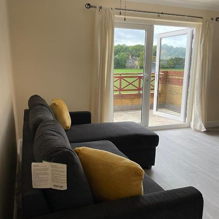 Large, Spacious 3 Bedroom Sleeps 6, Apartment For Contractors And Holidays In Lewisham, Greater London - 1 Free Parking Space & Free Wifi Londres Exterior foto