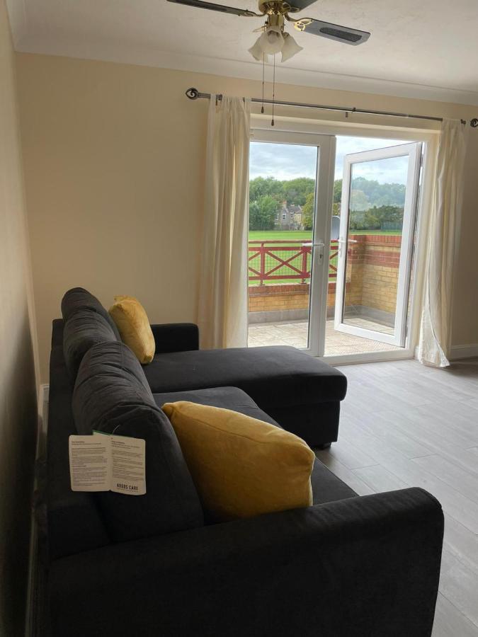 Large, Spacious 3 Bedroom Sleeps 6, Apartment For Contractors And Holidays In Lewisham, Greater London - 1 Free Parking Space & Free Wifi Londres Exterior foto